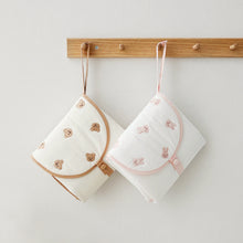 將圖片載入圖庫檢視器 CHEZ-BEBE 刺繡動物隨行尿布墊 2款