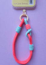 將圖片載入圖庫檢視器 MCRN 手機夾片+手腕掛繩薄荷櫻桃 組合