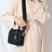 將圖片載入圖庫檢視器 D.LAB Coco 黑色斜肩包