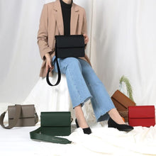 將圖片載入圖庫檢視器 D.LAB May 黑色斜肩包