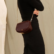 將圖片載入圖庫檢視器 D.LAB Momo 酒紅色側背包(雙背帶)