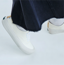 將圖片載入圖庫檢視器 ELLDU Toe-Easy 白色厚底帆布鞋