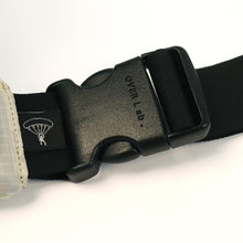 將圖片載入圖庫檢視器 OVER LAB Another High 螢光綠環保斜垮腰包