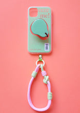 將圖片載入圖庫檢視器 MCRN 手機夾片+手腕掛繩草莓牛奶 組合