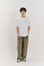 將圖片載入圖庫檢視器 BEYOND CLOSET 經典刺繡白色純棉短袖T恤