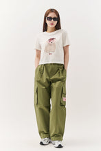 將圖片載入圖庫檢視器 BEYOND CLOSET 搖滾狗狗印花白色短版T恤