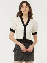 將圖片載入圖庫檢視器 CITYBREEZE 泡泡袖白色開襟針織衫