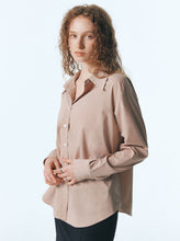 將圖片載入圖庫檢視器 CITYBREEZE 防皺經典米駝色長袖襯衫