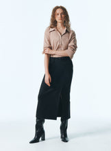 將圖片載入圖庫檢視器 CITYBREEZE 防皺經典米駝色長袖襯衫