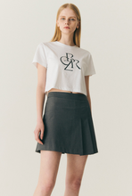 將圖片載入圖庫檢視器 CITYBREEZE 白色短版LogoT恤 ((G)IDLE曹薇娟同款)