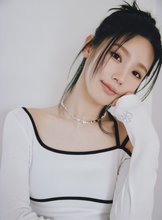 將圖片載入圖庫檢視器 CITYBREEZE 不規則線條剪裁短版白色上衣 ((G)IDLE曹薇娟同款)