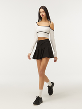 將圖片載入圖庫檢視器 CITYBREEZE 不規則線條剪裁短版白色上衣 ((G)IDLE曹薇娟同款)