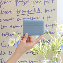 將圖片載入圖庫檢視器 D.LAB Kara 生日花牛皮藍色卡夾 12款