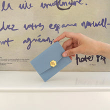 將圖片載入圖庫檢視器 D.LAB Kara 生日花牛皮藍色卡夾 12款