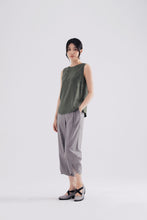 將圖片載入圖庫檢視器 DOLSILNAI 鈕扣裝飾無袖上衣 (2色)