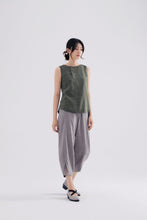 將圖片載入圖庫檢視器 DOLSILNAI 鈕扣裝飾無袖上衣 (2色)