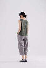 將圖片載入圖庫檢視器 DOLSILNAI 鈕扣裝飾無袖上衣 (2色)