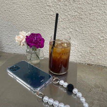 將圖片載入圖庫檢視器 ARNO Beads系列 珠鍊防撞手機殼_黑珠點綴珍珠