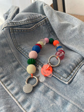 將圖片載入圖庫檢視器 ARNO Beads系列 珠鍊防撞手機殼_彩色微笑