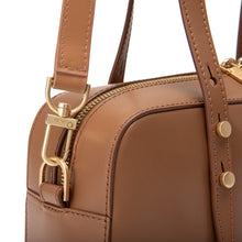 將圖片載入圖庫檢視器 LOEKA Cube 焦糖色兩用長方形肩背包