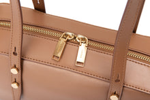 將圖片載入圖庫檢視器 LOEKA Cube 焦糖色兩用長方形肩背包