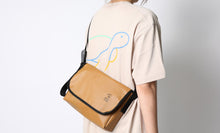 將圖片載入圖庫檢視器 OVER LAB Another Mountain 棕色環保郵差包