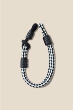 將圖片載入圖庫檢視器 MCRN 手機夾片+手腕掛繩黑白菱格 組合