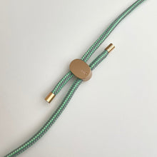 將圖片載入圖庫檢視器 ARNO 可拆式 編繩背帶透明手機殼_薄荷灰綠