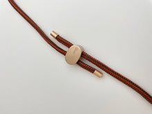 將圖片載入圖庫檢視器 ARNO 可拆式 編繩背帶透明手機殼_卡其紅