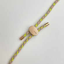 將圖片載入圖庫檢視器 ARNO 可拆式 編繩背帶透明手機殼_螢光灰綠