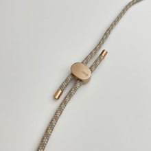 將圖片載入圖庫檢視器 ARNO 可拆式 編繩背帶透明手機殼_麥片奶油