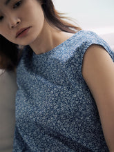 將圖片載入圖庫檢視器 DOLSILNAI 碎花印染無袖藍色上衣