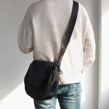 將圖片載入圖庫檢視器 D.LAB Leo 黑色郵差包