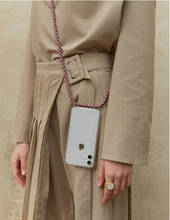 將圖片載入圖庫檢視器 ARNO 可拆式 編繩背帶透明手機殼_酒紅混色