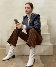 將圖片載入圖庫檢視器 ARNO 可拆式 編繩背帶透明手機殼_黑白