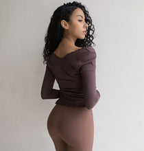 將圖片載入圖庫檢視器 CONCHWEAR 透膚羅紋捲邊上衣 6色