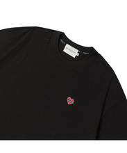 將圖片載入圖庫檢視器 BEYOND CLOSET 浪漫愛心黑色純棉短袖T恤