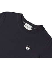 將圖片載入圖庫檢視器 BEYOND CLOSET 經典刺繡海軍藍純棉短版T恤
