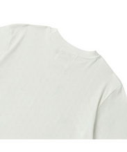 將圖片載入圖庫檢視器 BEYOND CLOSET New Boy 特殊花紋白色短版T恤
