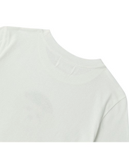 將圖片載入圖庫檢視器 BEYOND CLOSET 搖滾狗狗印花白色短版T恤