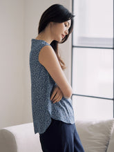 將圖片載入圖庫檢視器 DOLSILNAI 碎花印染無袖藍色上衣
