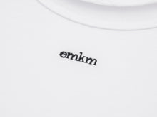 將圖片載入圖庫檢視器 EMKM Supima 卷領刺繡白色T恤
