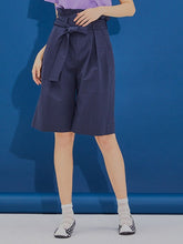 將圖片載入圖庫檢視器 CCOMAQUE 綁帶花苞深藍色五分褲