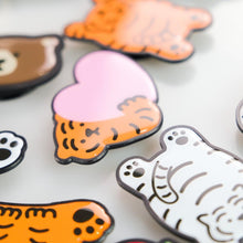 將圖片載入圖庫檢視器 MUZIK TIGER 手機氣囊支架_愛心胖虎