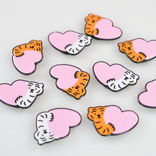 將圖片載入圖庫檢視器 MUZIK TIGER 手機氣囊支架_愛心胖虎