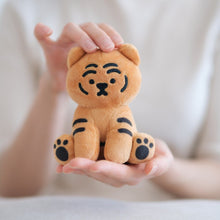 將圖片載入圖庫檢視器 MUZIK TIGER 拉繩滑行絨毛娃娃 3種