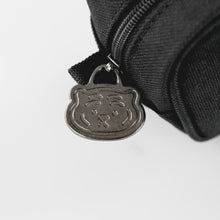 將圖片載入圖庫檢視器 MUZIK TIGER 胖虎刺繡筆袋 2款