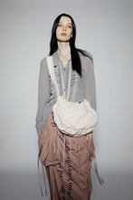 將圖片載入圖庫檢視器 MARHEN.J Popcorn Swing 米色斜揹包