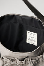 將圖片載入圖庫檢視器 MARHEN.J Plie Large 灰色蝴蝶結皺褶面 Hobo Bag