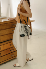 將圖片載入圖庫檢視器 MARHEN.J Noah 黑色蘋果皮革水桶兩用包